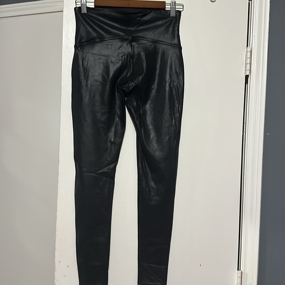 SPANX Faux Leather Leggings! - Picture 3 of 9